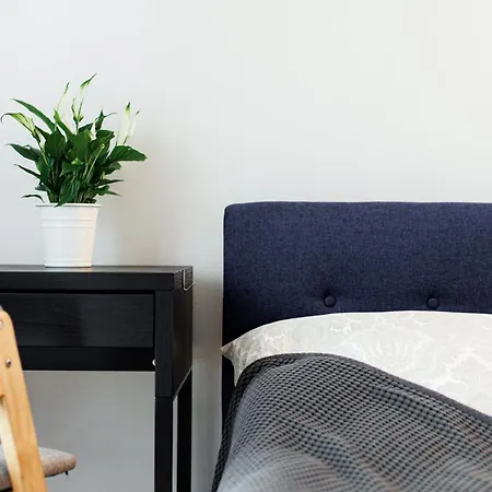 Apartament By The Old Town, New & Modern, 2 Bedroom Easy Access By Car, Free Parking