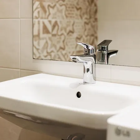 By The Old Town, New & Modern, 2 Bedroom Easy Access By Car, Free Parking Apartamento