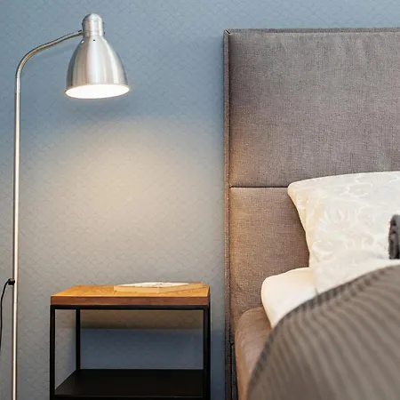 Apartament By The Old Town, New & Modern, 2 Bedroom Easy Access By Car, Free Parking