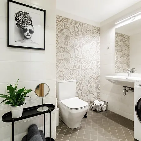 By The Old Town, New & Modern, 2 Bedroom Easy Access By Car, Free Parking Apartament
