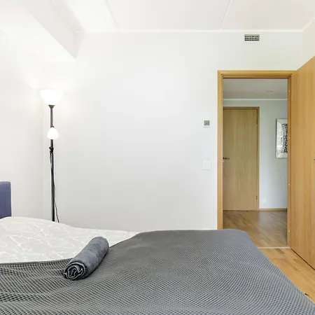 Apartament By The Old Town, New & Modern, 2 Bedroom Easy Access By Car, Free Parking Tallin
