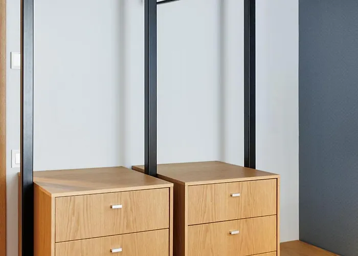 By The Old Town, New & Modern, 2 Bedroom Easy Access By Car, Free Parking Apartman