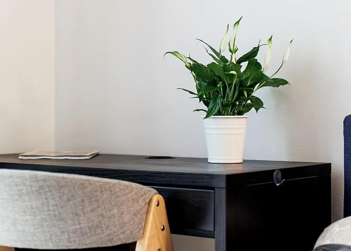 By The Old Town, New & Modern, 2 Bedroom Easy Access By Car, Free Parking Apartman *