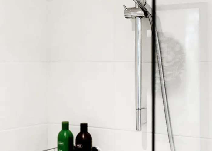 Apartman By The Old Town, New & Modern, 2 Bedroom Easy Access By Car, Free Parking Tallinn