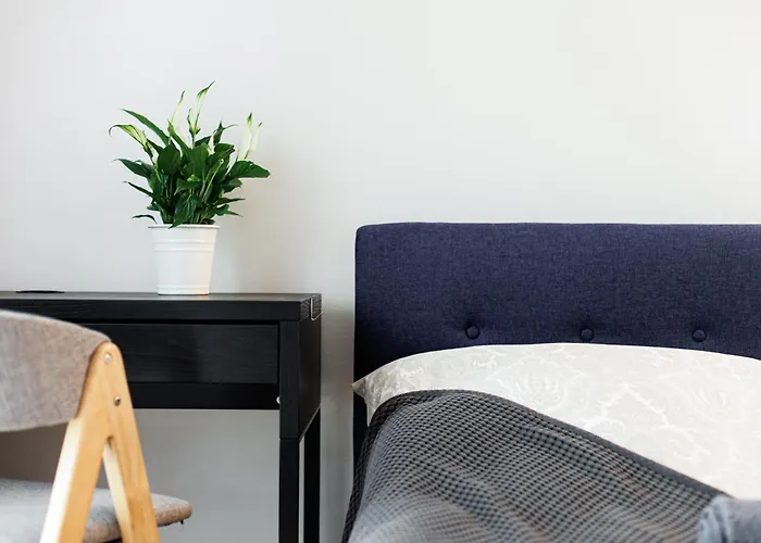 Apartman By The Old Town, New & Modern, 2 Bedroom Easy Access By Car, Free Parking