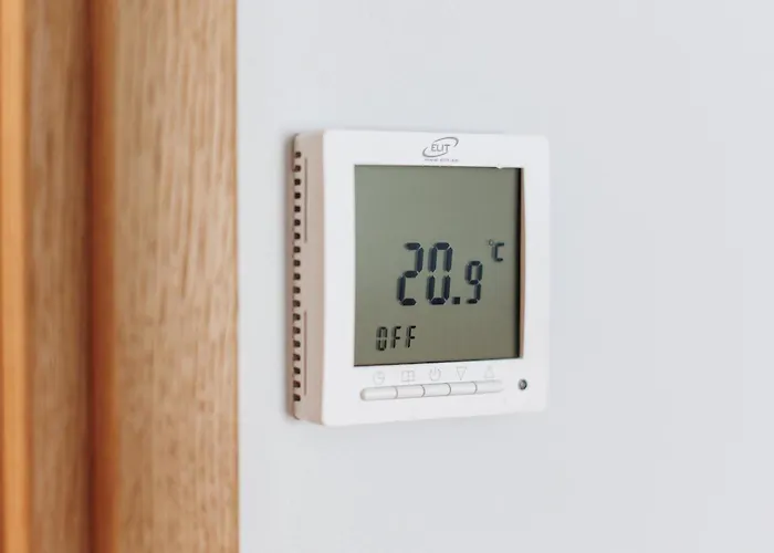 By The Old Town, New & Modern, 2 Bedroom Easy Access By Car, Free Parking Apartman *