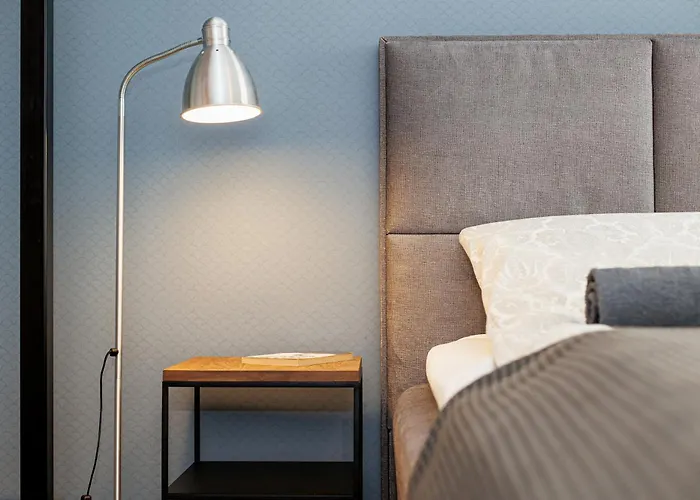 Apartman By The Old Town, New & Modern, 2 Bedroom Easy Access By Car, Free Parking