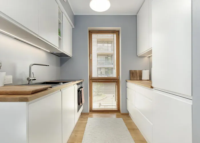 Apartman By The Old Town, New & Modern, 2 Bedroom Easy Access By Car, Free Parking Tallinn