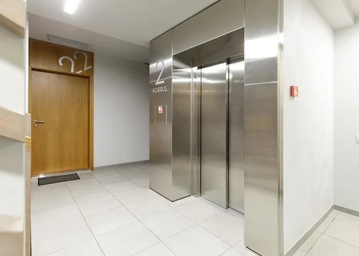 By The Old Town, New & Modern, 2 Bedroom Easy Access By Car, Free Parking * Tallinn