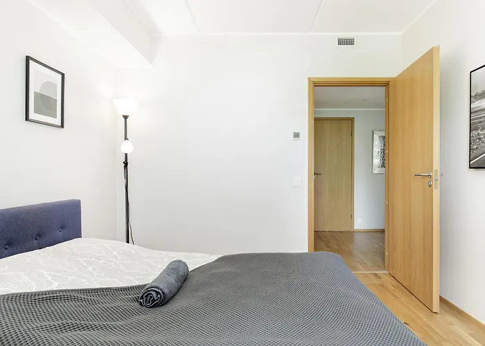 Apartman By The Old Town, New & Modern, 2 Bedroom Easy Access By Car, Free Parking Tallinn