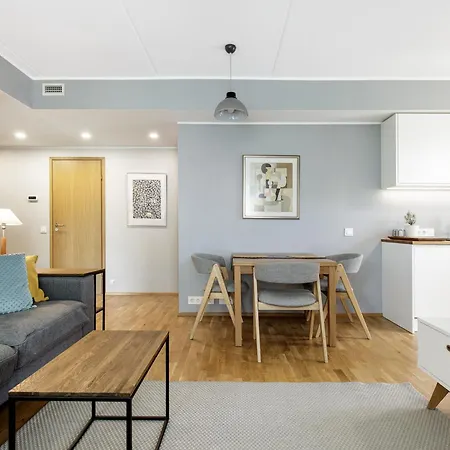 By The Old Town, New & Modern, 2 Bedroom Easy Access By Car, Free Parking تالين